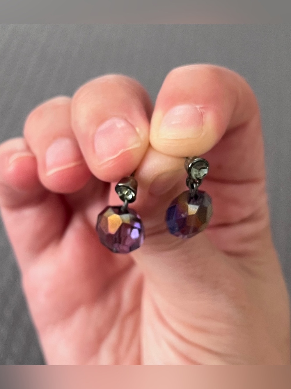 VTG Kenneth Cole New York Purple Iridescent Crystal Drop Earrings Branded Backs - Picture 2 of 7